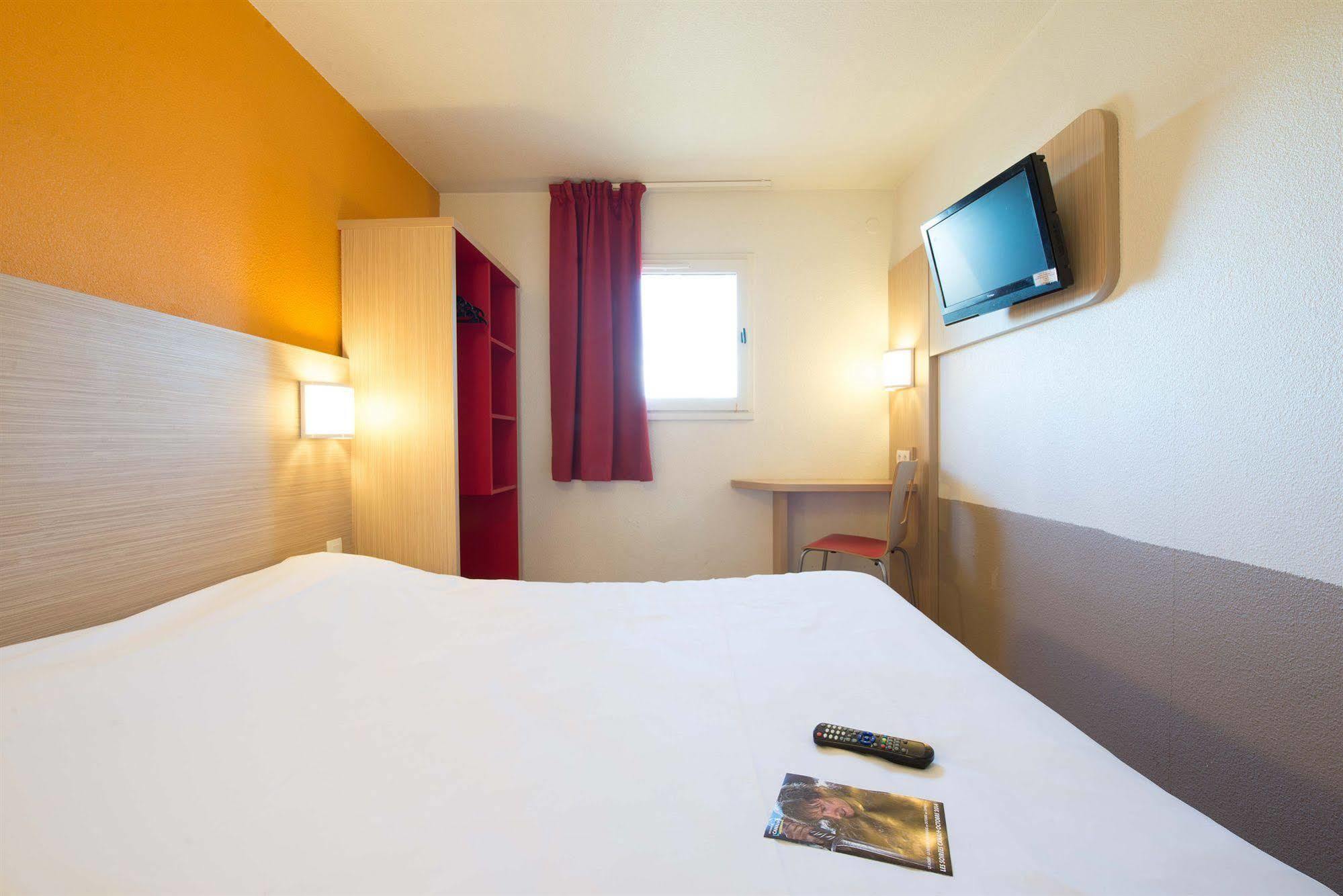 Hotel Kennedy Parc Des Expositions Ταρμπ Εξωτερικό φωτογραφία